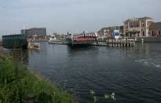 Stationsbrug st�ngs efter passagen