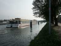 P� v�g mog Schroebrug