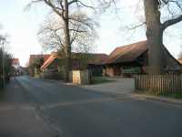 Stor bondg�rd precis mitt i staden!