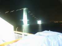 Stora B�lt Bron i nattlig belysning